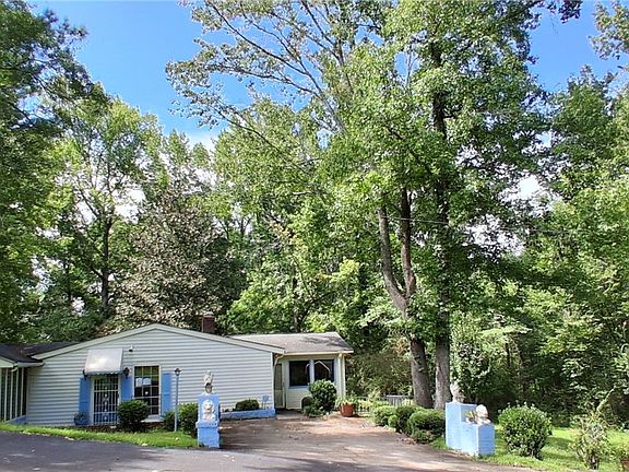 2nd image of 606 20th St SW