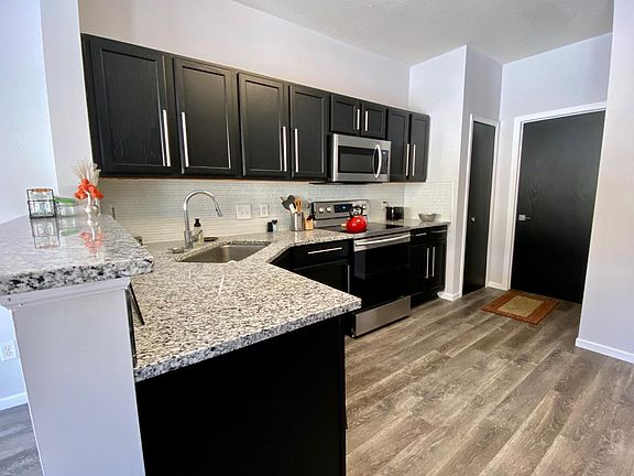 4th image of 8016 Stratford Cir S