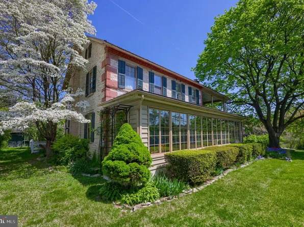 7 Farm Ln, Lititz, PA 17543