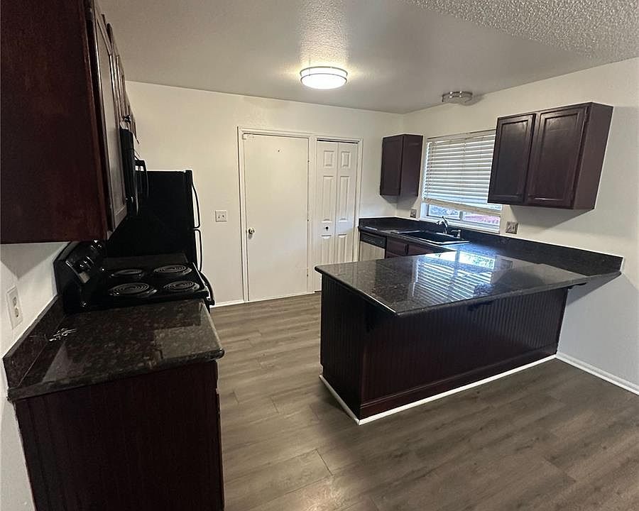 2nd image of 16392 E Idaho Place