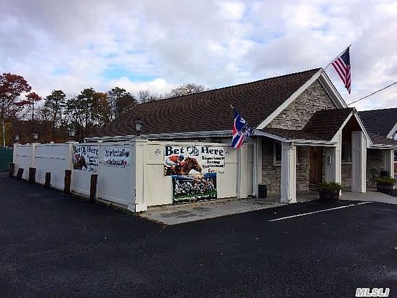 2nd image of 1487 Montauk Hwy