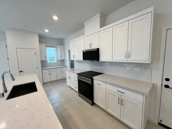 12142 Riley Ln, San Diego, CA 92128