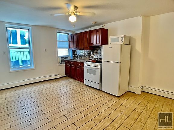 3rd image of 607 2nd Ave #2