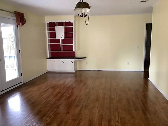 2nd image of 107 Wilson Dr