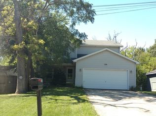 52 Hillcrest Ave, Fox Lake, IL 60020