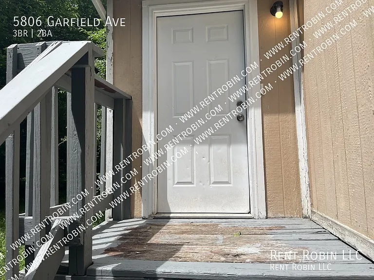 5806 Garfield Ave — Photo 3