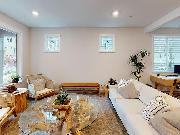 3rd image of 6913 NE 16th Ave