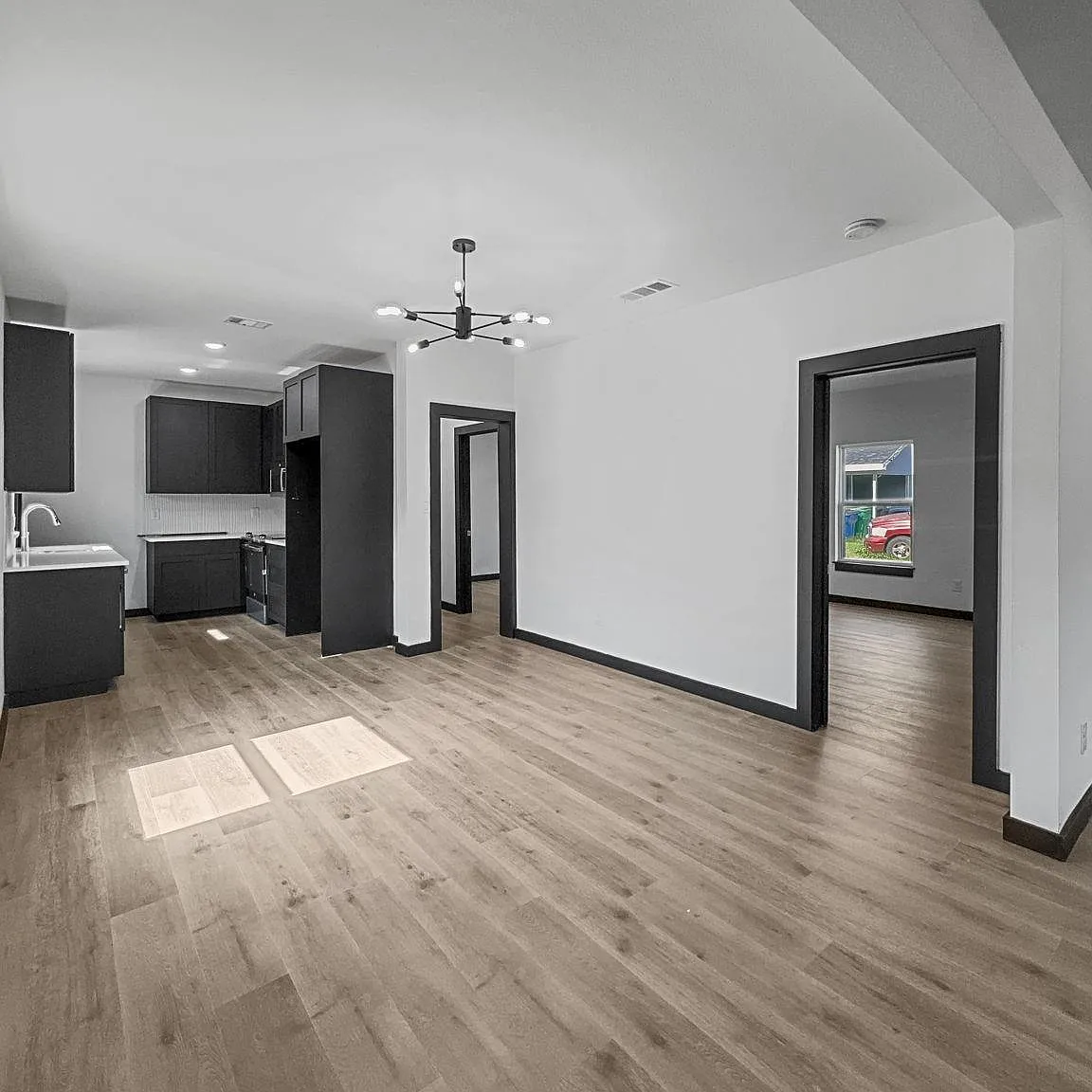 5 bed, 2.0 bath, 1472 sqft, $1,850 — Photo 4