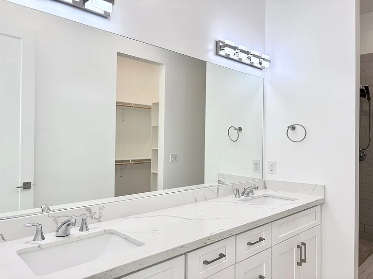 4020 N 12th St #4 — Photo 50