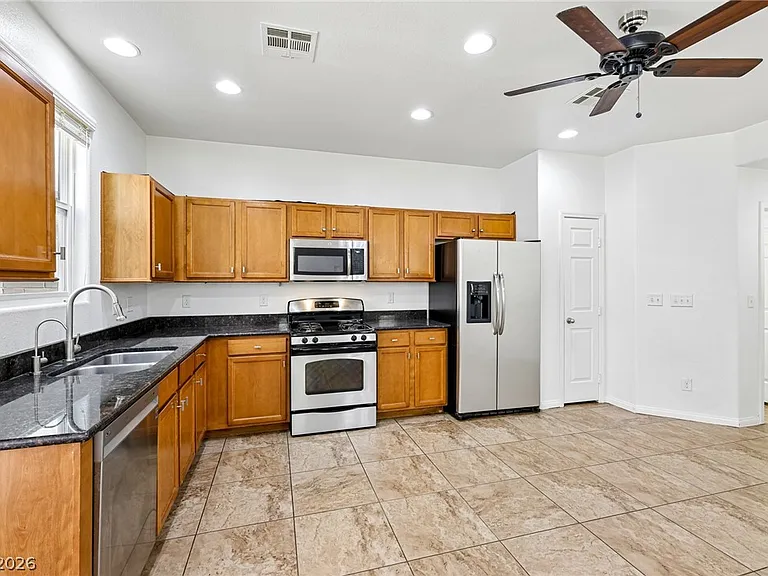 3819 Total Eclipse St — Photo 11