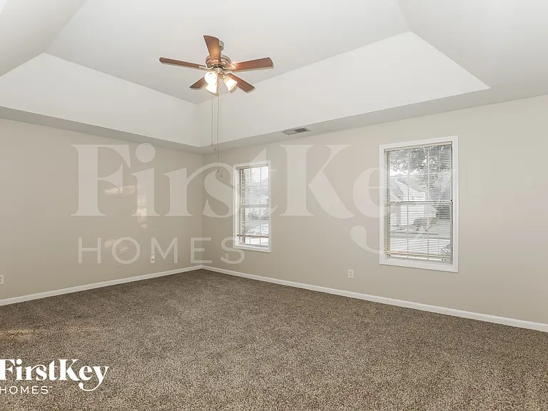 162 Olympic Dr — Photo 9