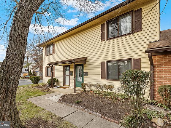 4th image of 8410 Eureka Ct #103