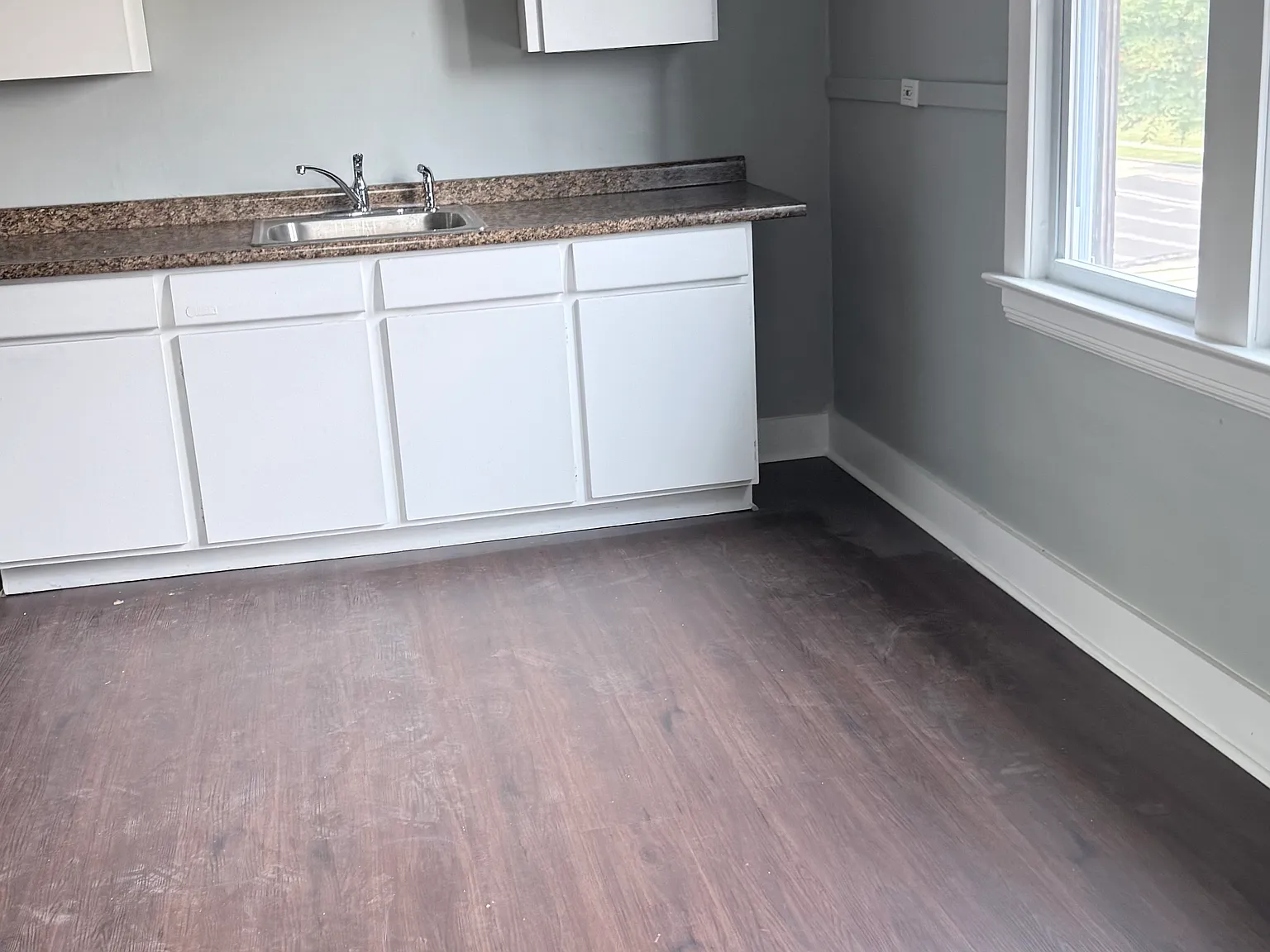 2 bed, 1100 sqft, $1,200 — Photo 4