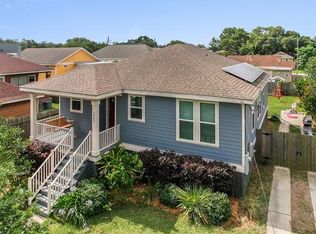1342 Gardena Dr, New Orleans, LA 70122