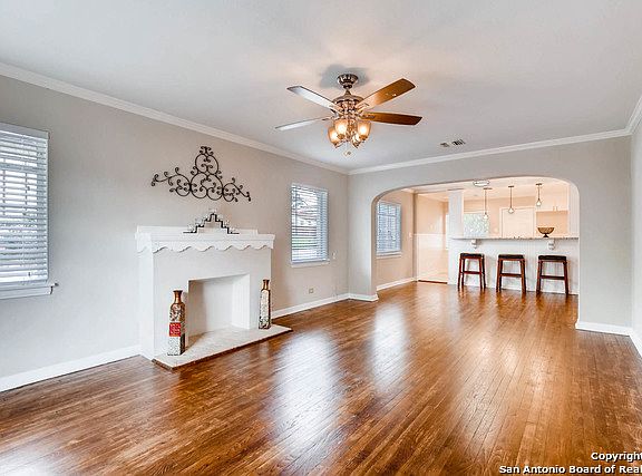 3rd image of 111 Cromwell Dr