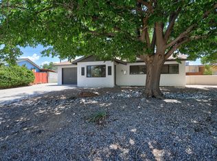 1424 Glorieta St NE, Albuquerque, NM 87112