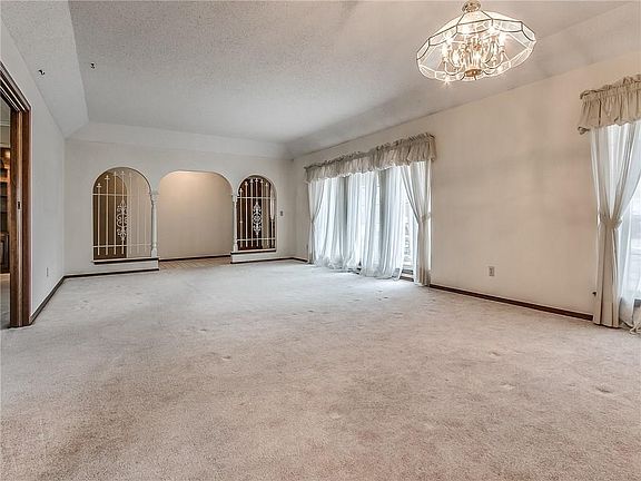 5th image of 3105 N Briarcliff Ave