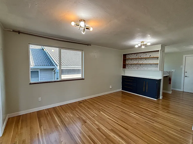 3257 Halverson Ave — Photo 5