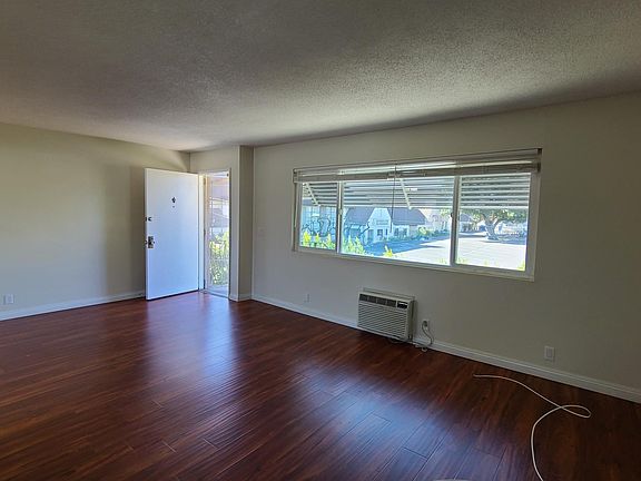 2nd image of 2842 Nina St APT 4