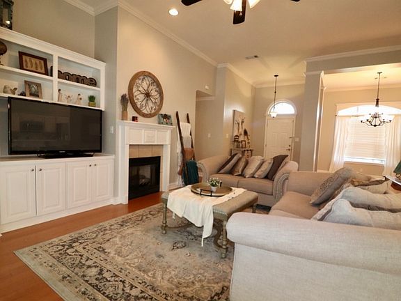 4th image of 112 Steeplechase Cir