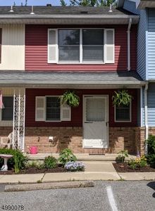 111 Brook Dr, Hackettstown, NJ, 07840