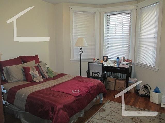 2nd image of 58 Queensberry St #G1is
