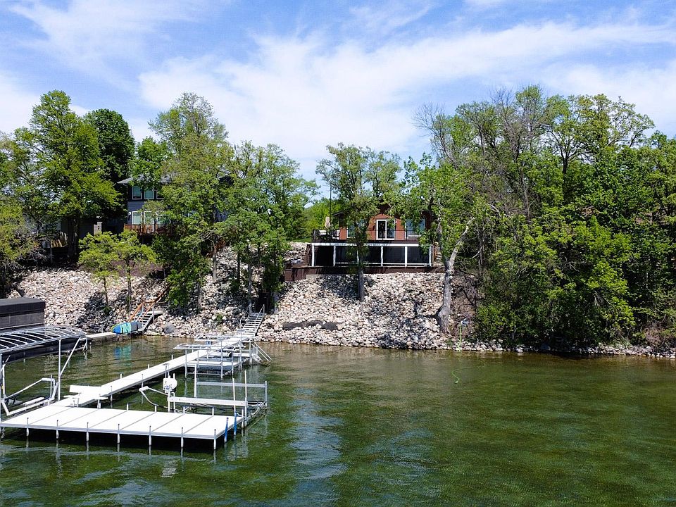 1st image of 51216 Pelican Point Dr