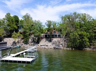 51216 Pelican Point Dr, Detroit Lakes, MN 56501