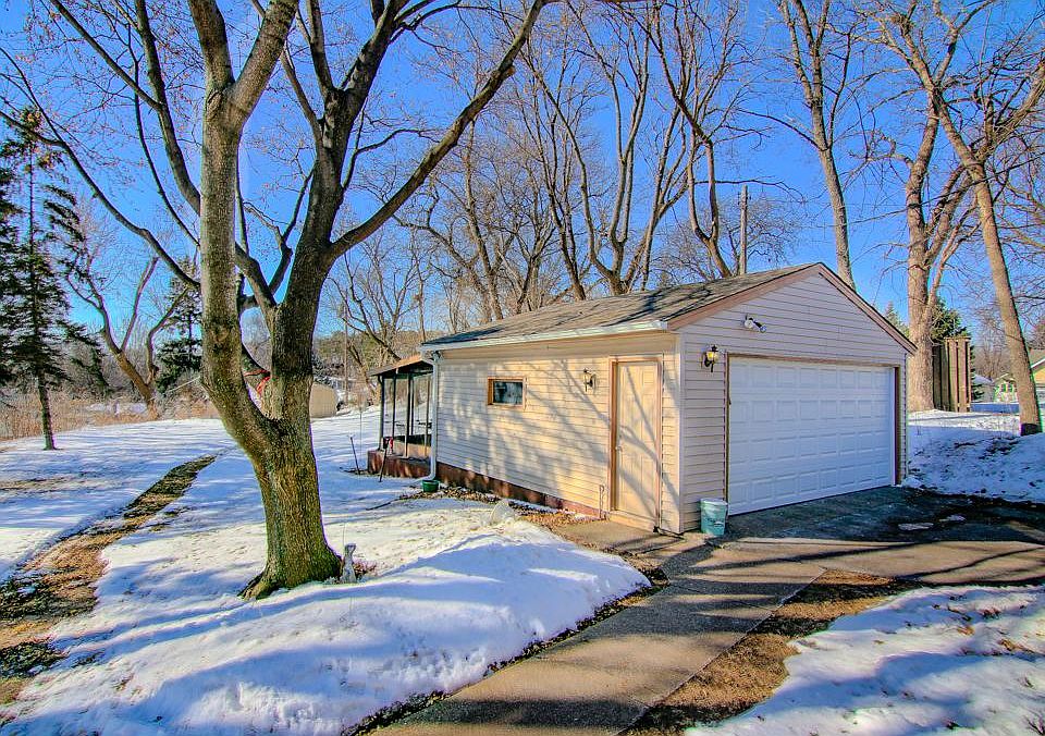 2nd image of 1374 McLean Ave