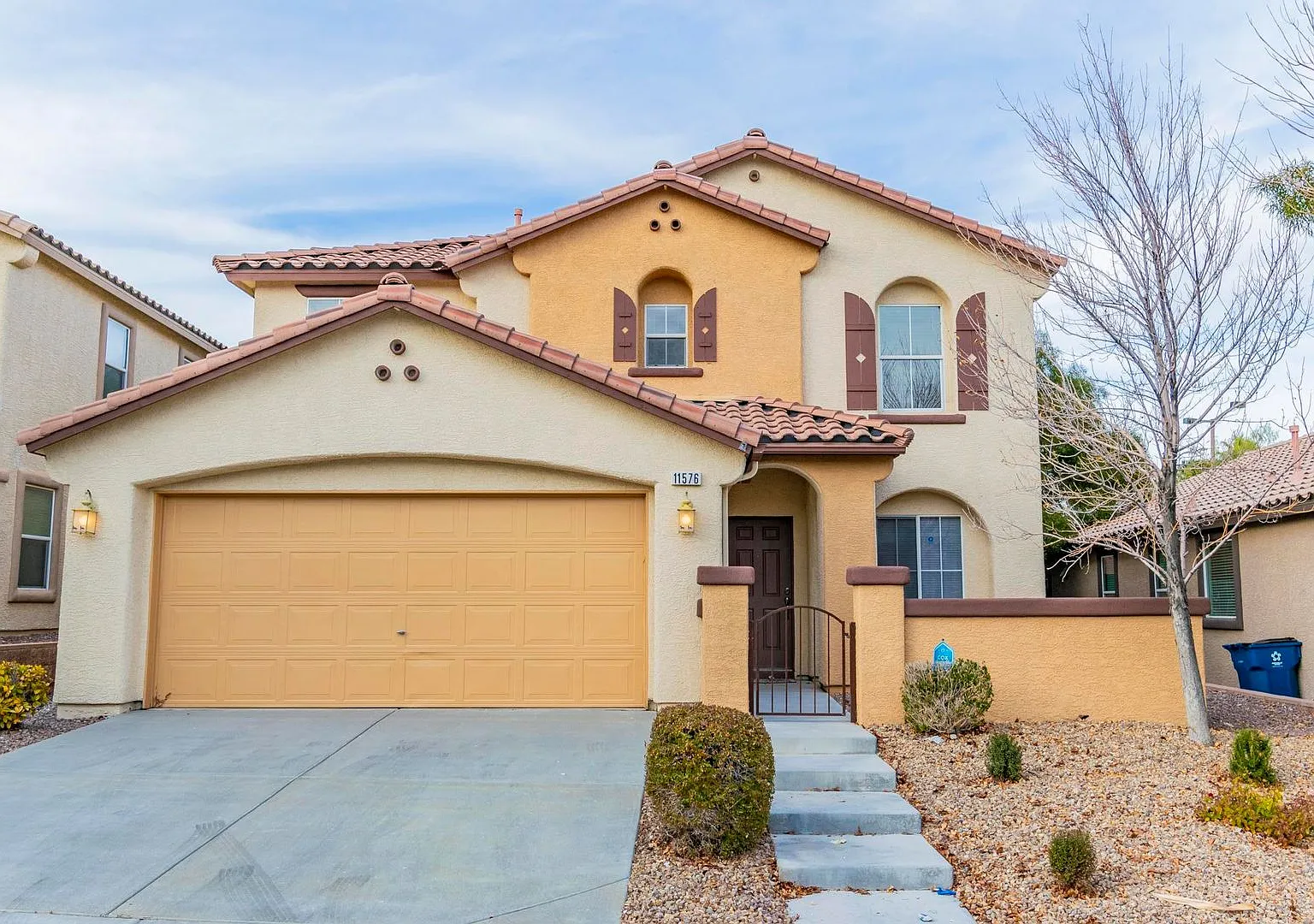 Spacious 4BD + Loft Two-Story in The Vistas at Summerlin All Appliances Included! — Photo 1