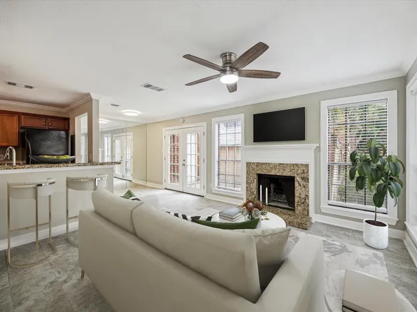 2211 S Kirkwood Rd APT 9, Houston, TX 77077