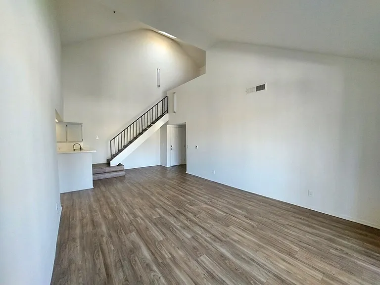 Windrose Place Pasadena — Photo 61