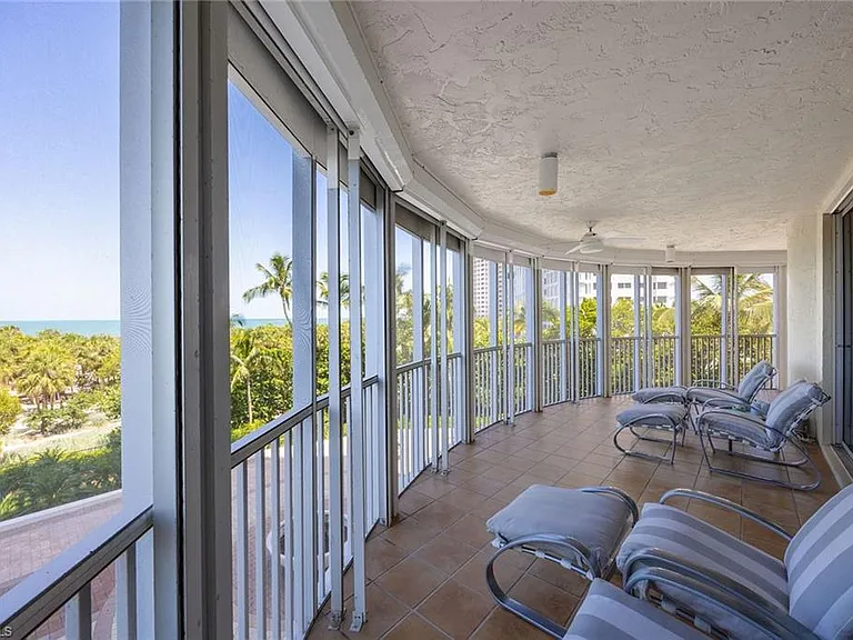 8111 Bay Colony Dr #204 — Photo 36