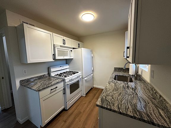 2nd image of 48 Heron Ct