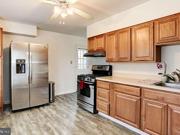 5th image of 13715 Woodlark Dr