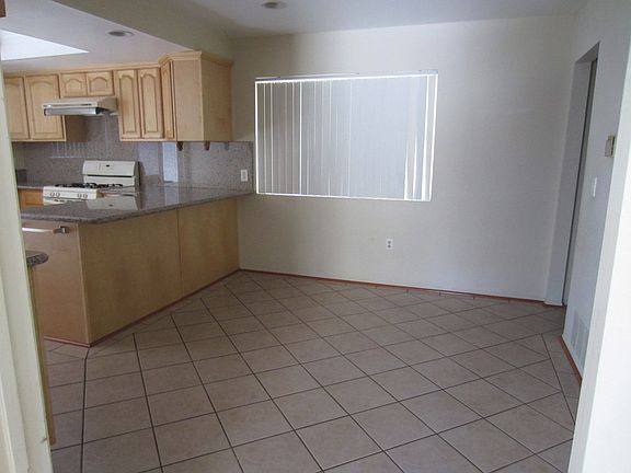 4th image of 18302 Patterson Ln APT 1