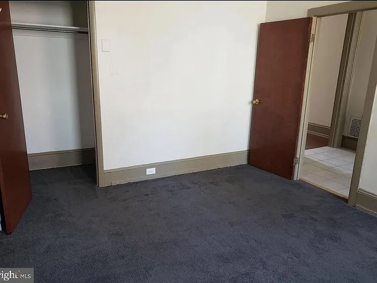 2034 Chestnut St #2F — Photo 4