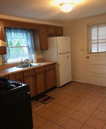 2nd image of 50 Parker Ave