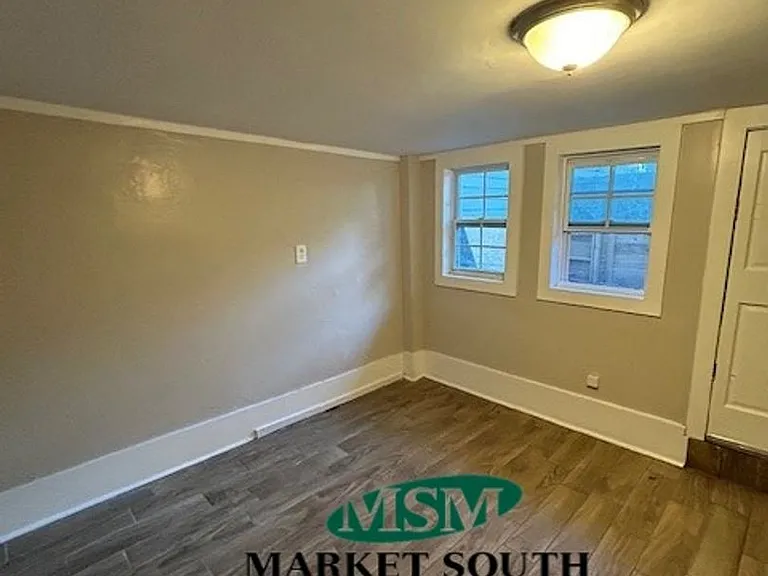 31 E 404 — Photo 4