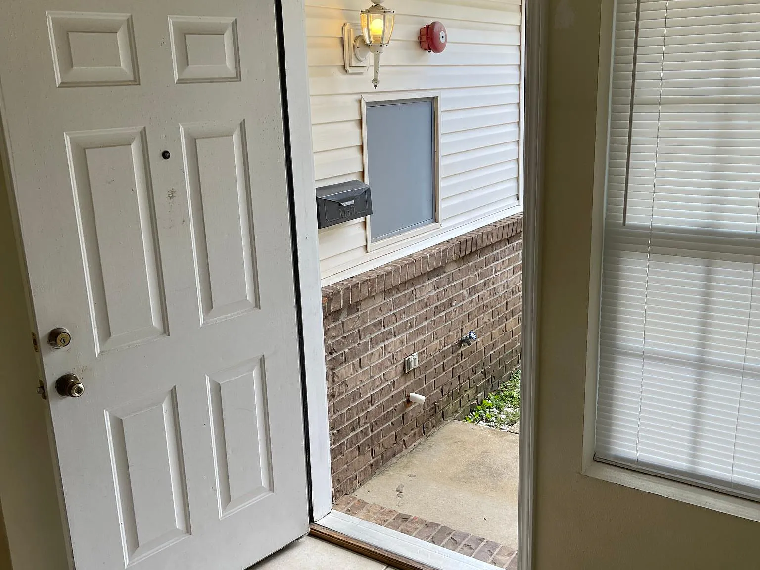 2 bed, 2.5 bath, 1416 sqft, $1,360 — Photo 3