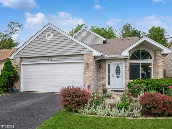 2314 Cambridge Ln, Woodridge, IL 60517