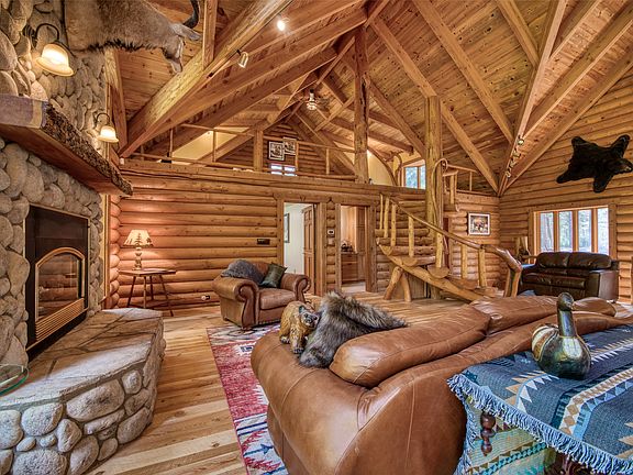 2nd image of 1062 Bear Creek Trl