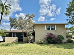 1275 NE 204th St, Miami, FL 33179