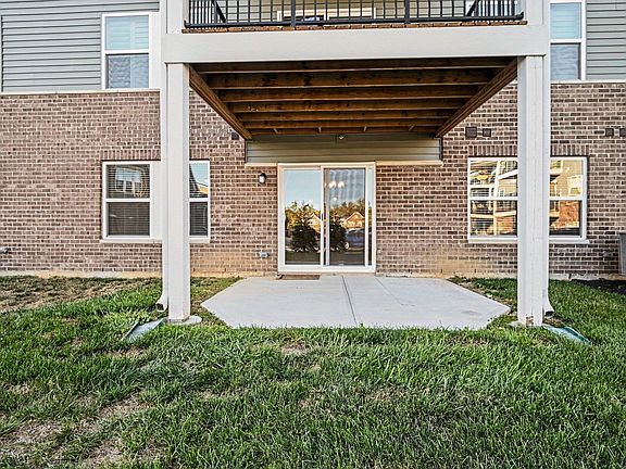 2nd image of 638 Foxhill Dr