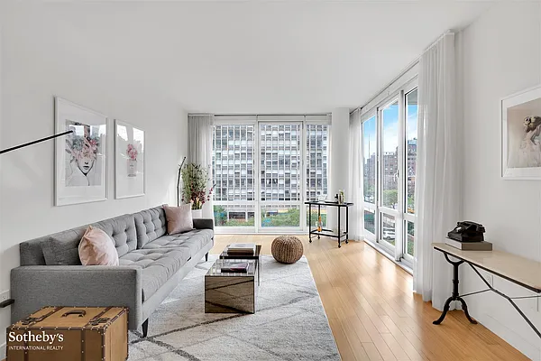 Sold by Sotheby's International Realty | media 17