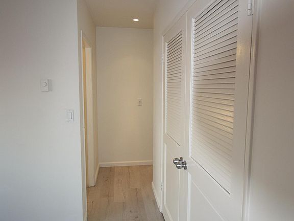 3rd image of 1724 Montana Ave #10