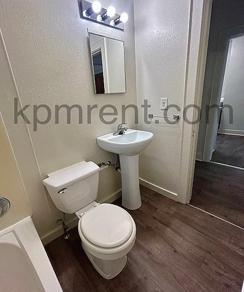 605 2nd St NW #3 — Photo 8