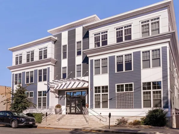 353 Summer St Unit 311, Somerville, MA 02144