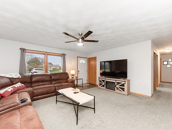 2nd image of 302 Adare Ct