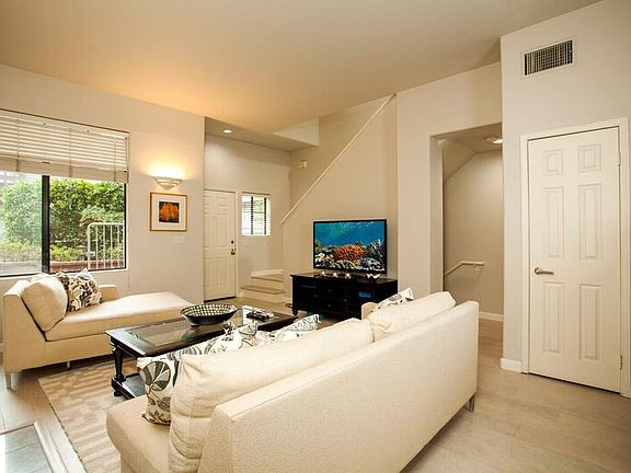 3rd image of 386 E Del Mar Blvd